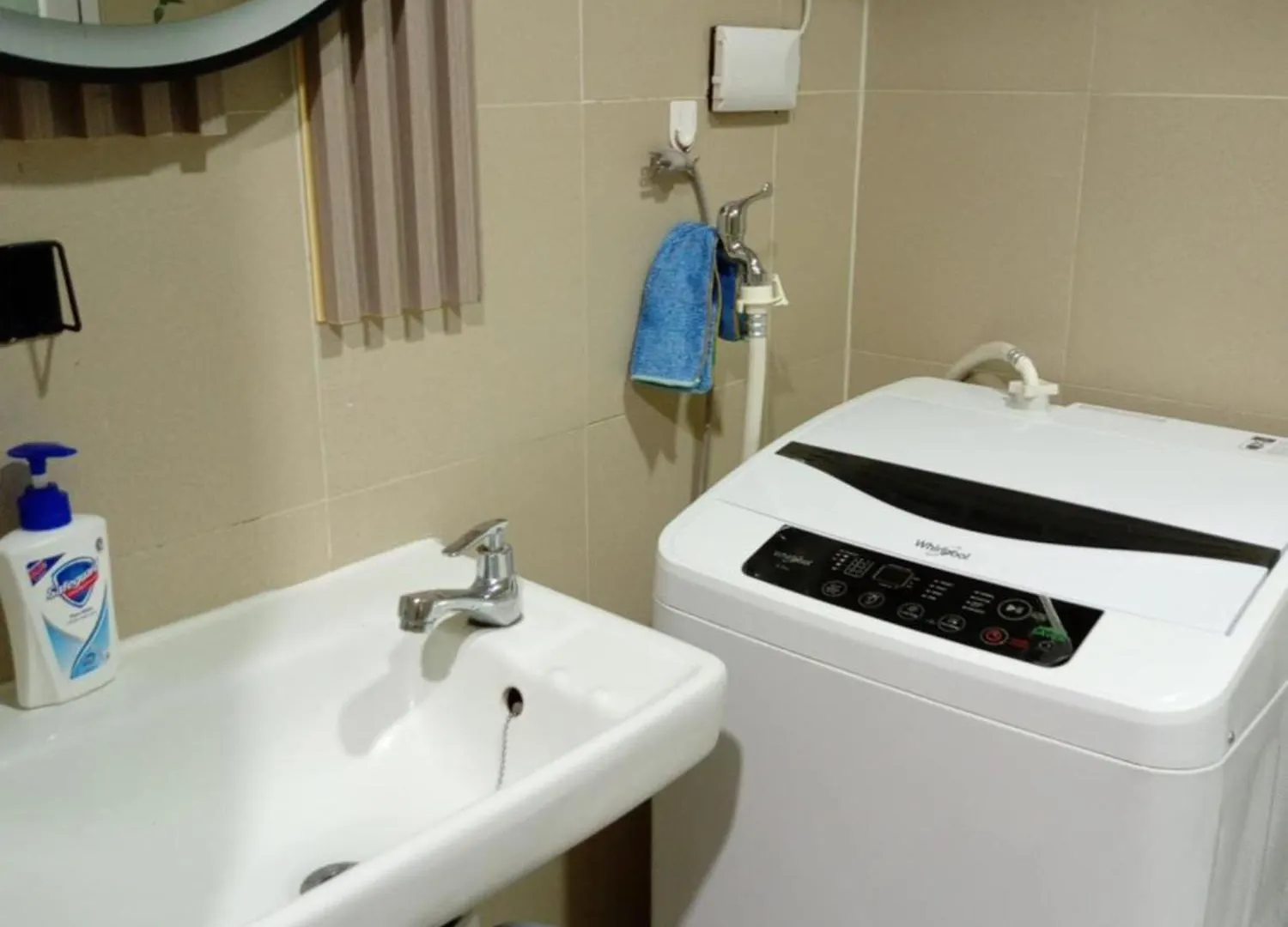 Aparthotel J&A Awesome Home Manila